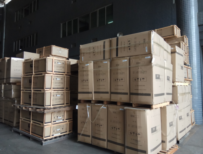 Moderner festes Holz-Schreibtisch-Stuhl mit Rad-Ledersitz-Blau-Farbe